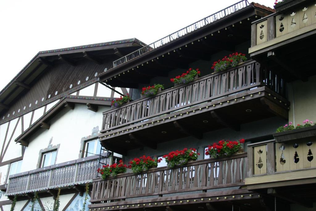 Der Sportsmann Suites Левенуэрт Экстерьер фото